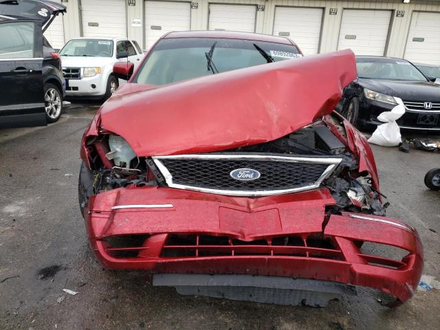 1FAHP23125G166992 - 2005 FORD FIVE HUNDR SE RED photo 5