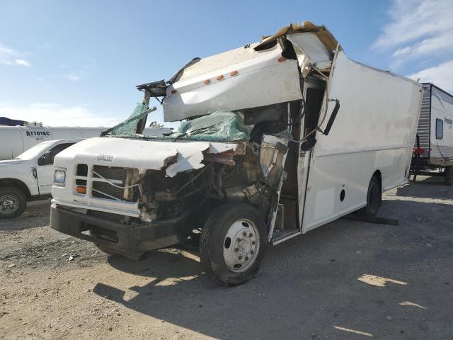 4UZAARDU68CZ59489 - 2008 FREIGHTLINER CHASSIS M LINE WALK-IN VAN WHITE photo 2