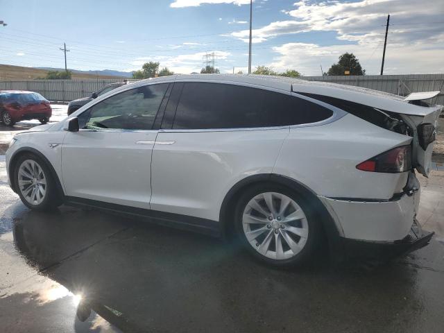 5YJXCBE20GF005299 - 2016 TESLA MODEL X WHITE photo 2