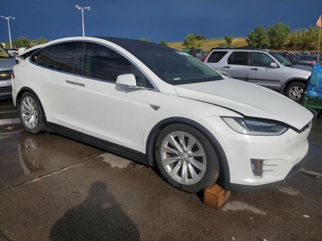 5YJXCBE20GF005299 - 2016 TESLA MODEL X WHITE photo 4