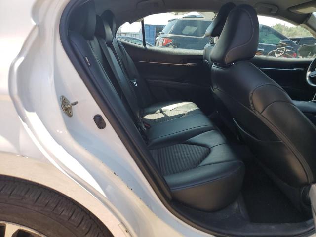 4T1G11AK3LU900904 - 2020 TOYOTA CAMRY SE WHITE photo 10