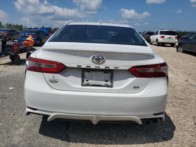 4T1G11AK3LU900904 - 2020 TOYOTA CAMRY SE WHITE photo 6