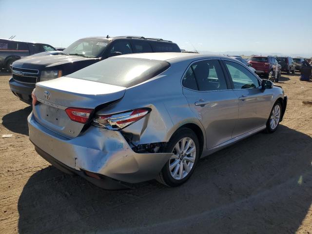 4T1B11HK7JU648555 - 2018 TOYOTA CAMRY L SILVER photo 3