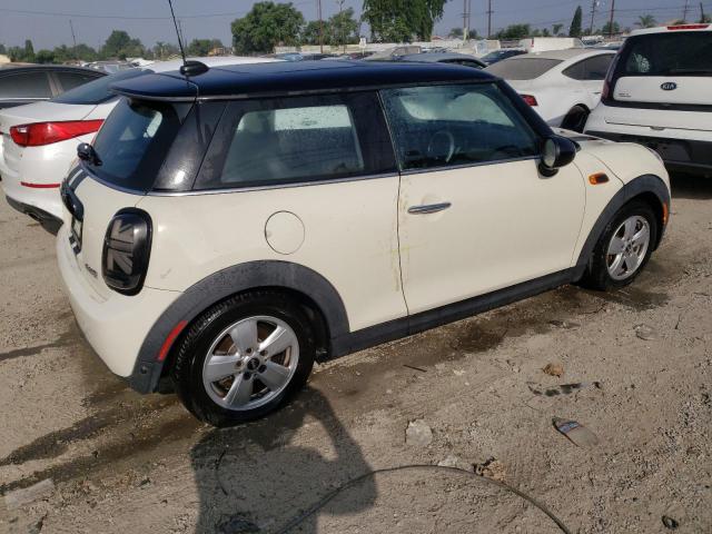 WMWXP5C53J2G63759 - 2018 MINI COOPER CREAM photo 3