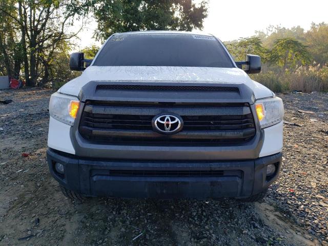 5TFCY5F12FX018874 - 2015 TOYOTA TUNDRA DOUBLE CAB SR/SR5 WHITE photo 5