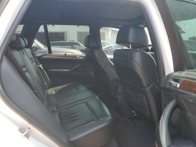 5UXZV8C59DL899071 - 2013 BMW X5 XDRIVE50I WHITE photo 11