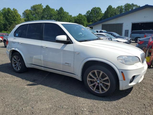 5UXZV8C59DL899071 - 2013 BMW X5 XDRIVE50I WHITE photo 4