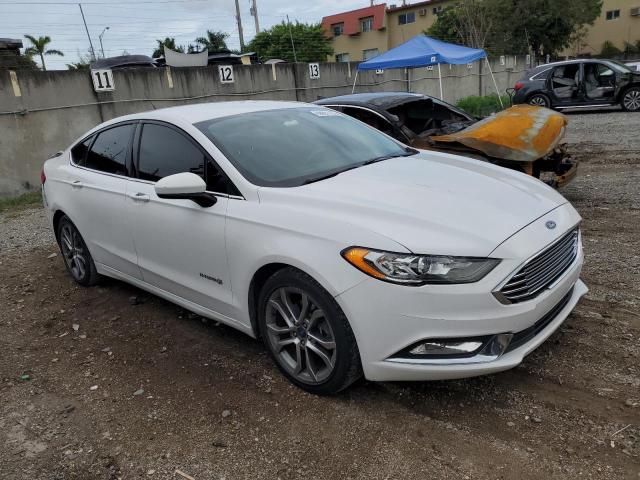 3FA6P0LU0HR232863 - 2017 FORD FUSION SE HYBRID WHITE photo 4