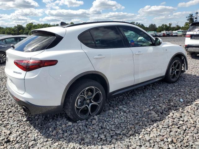 ZASPAKBNXN7D41203 - 2022 ALFA ROMEO STELVIO TI WHITE photo 3