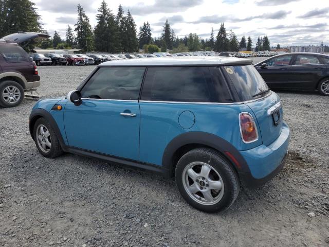 WMWMF3C5XATZ21471 - 2010 MINI COOPER BLUE photo 2