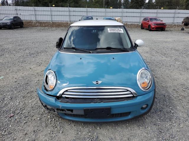 WMWMF3C5XATZ21471 - 2010 MINI COOPER BLUE photo 5