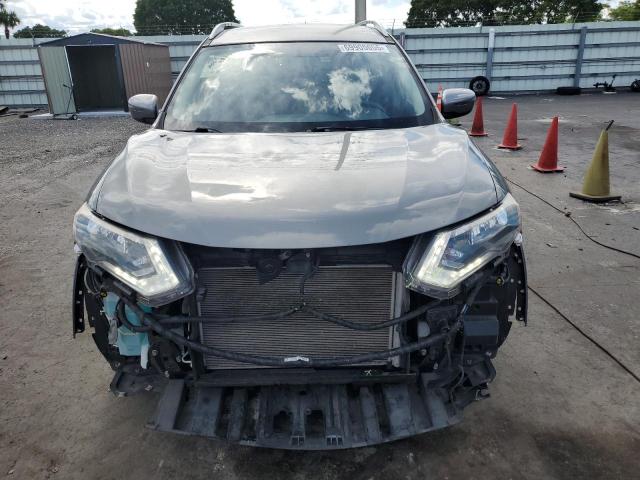 KNMAT2MT7JP607145 - 2018 NISSAN ROGUE S Сұр фото 5