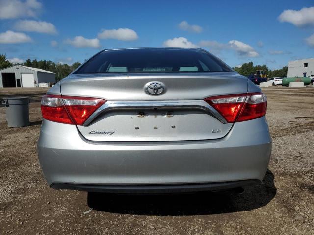 4T1BF1FK0FU012619 - 2015 TOYOTA CAMRY LE SILVER photo 6