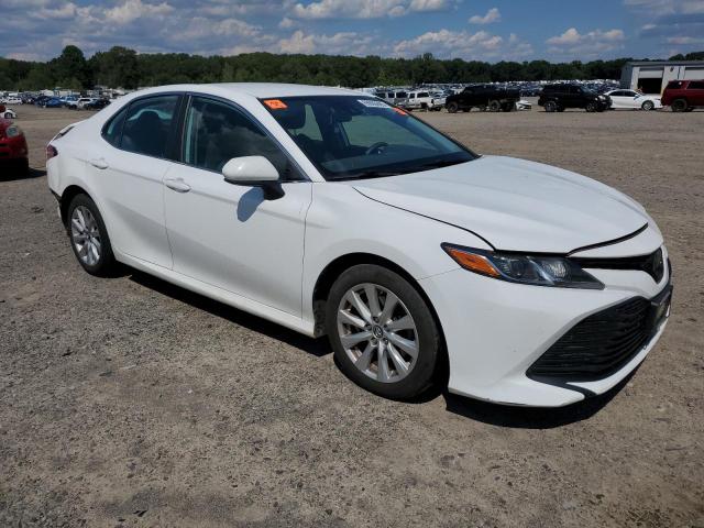 4T1B11HK3KU775014 - 2019 TOYOTA CAMRY L WHITE photo 4