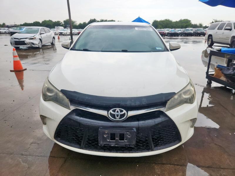 4T1BF1FK4HU276946 - 2017 TOYOTA CAMRY LE WHITE photo 5