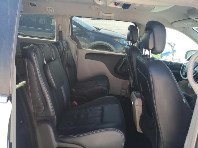 2C4RC1BG3GR186745 - 2016 CHRYSLER TOWN & COU TOURING WHITE photo 11