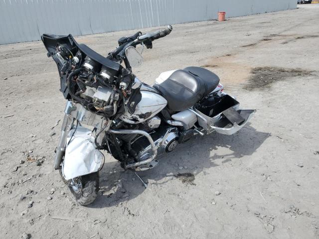 1HD1FC4118Y698220 - 2008 HARLEY-DAVIDSON FLHTCUI WHITE photo 2