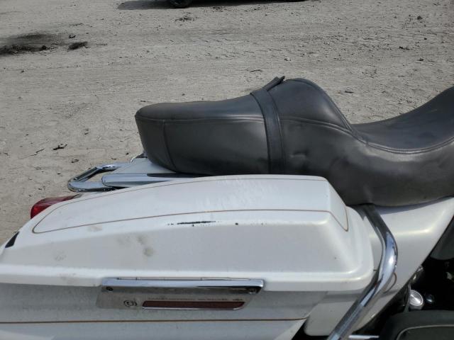 1HD1FC4118Y698220 - 2008 HARLEY-DAVIDSON FLHTCUI 白色 照片 6