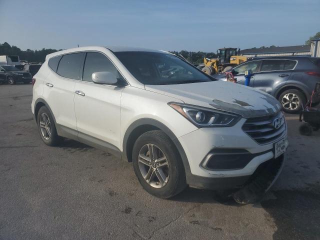 5NMZT3LB3JH079131 - 2018 HYUNDAI SANTA FE S WHITE photo 4