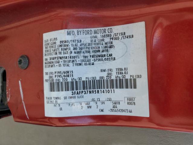 3FAFP37N95R141011 - 2005 FORD FOCUS ZX5 RED photo 12