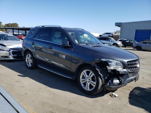 4JGDA5HB1CA043001 - 2012 MERCEDES-BENZ ML 350 4MATIC GRAY photo 4