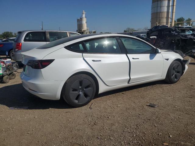 5YJ3E1EA6NF371856 - 2022 TESLA MODEL 3 WHITE photo 3