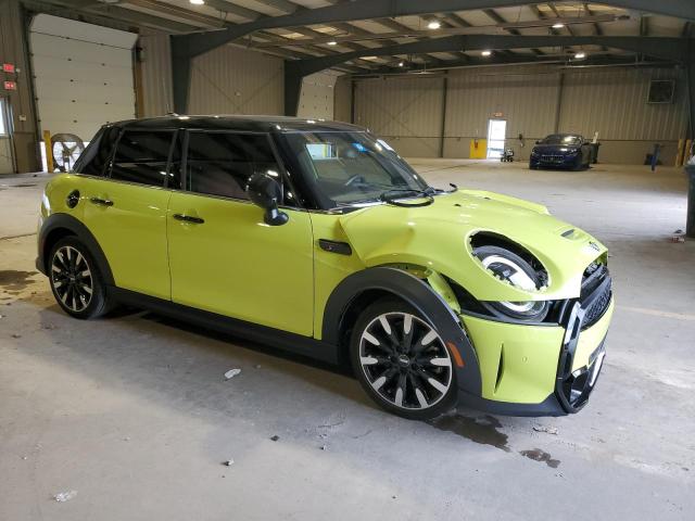 WMW53DK00R2U61215 - 2024 MINI COOPER S YELLOW photo 4