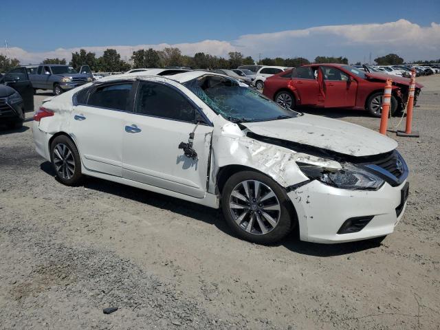 1N4AL3AP2GC272802 - 2016 NISSAN ALTIMA 2.5 WHITE photo 4