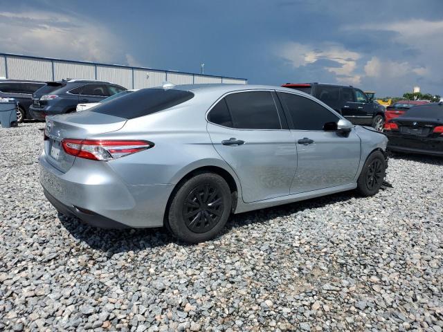4T1B11HK3KU783517 - 2019 TOYOTA CAMRY L SILVER photo 3
