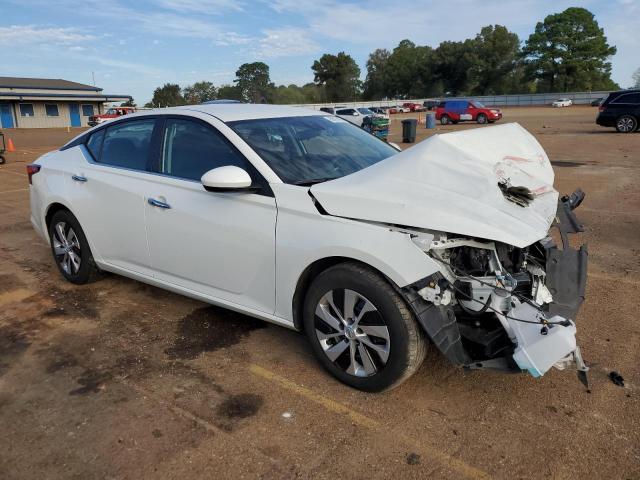 1N4BL4BV0NN311816 - 2022 NISSAN ALTIMA S WHITE photo 4