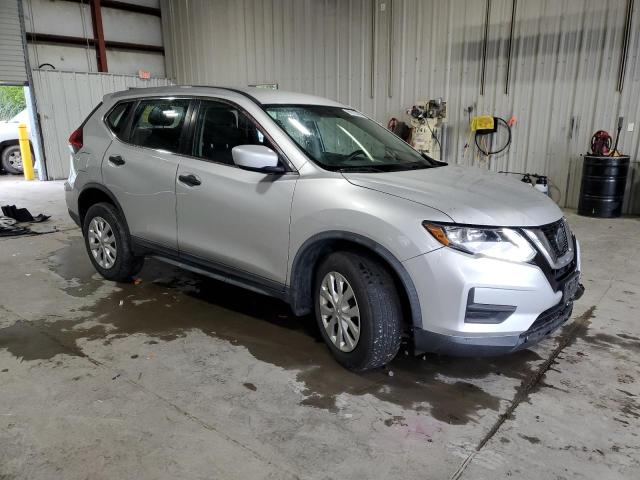 KNMAT2MV0JP515599 - 2018 NISSAN ROGUE S ვერცხლისფერი ფოტო 4