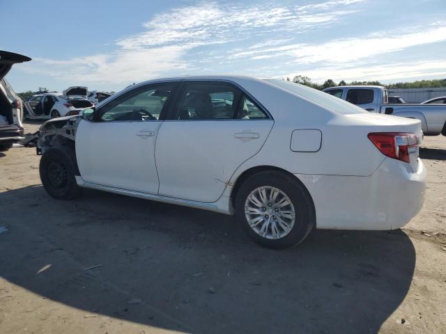 4T4BF1FK4DR291589 - 2013 TOYOTA CAMRY L WHITE photo 2