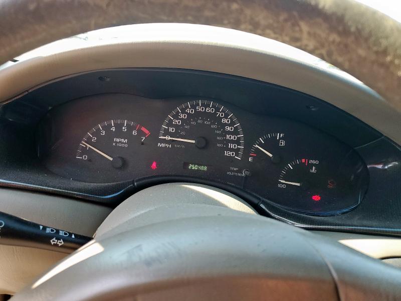 1G1ND52F24M522631 - 2004 CHEVROLET CLASSIC WHITE photo 9