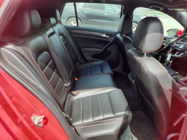 3VW547AU0JM267235 - 2018 VOLKSWAGEN GTI S RED photo 10