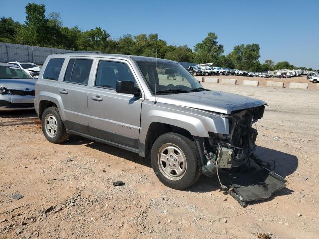 1C4NJPBA5GD588840 - 2016 JEEP PATRIOT SPORT GRAY photo 4