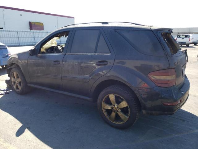 4JGBB8GB1BA681867 - 2011 MERCEDES-BENZ ML 350 4MATIC GRAY photo 2