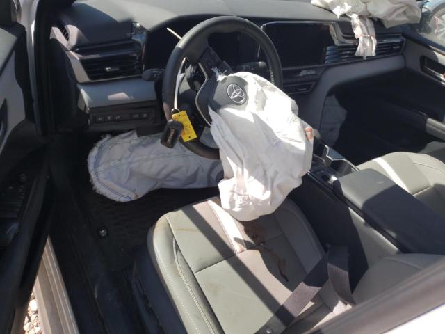 4T1DBADK1SU021606 - 2025 TOYOTA CAMRY XSE أبيض صورة 8