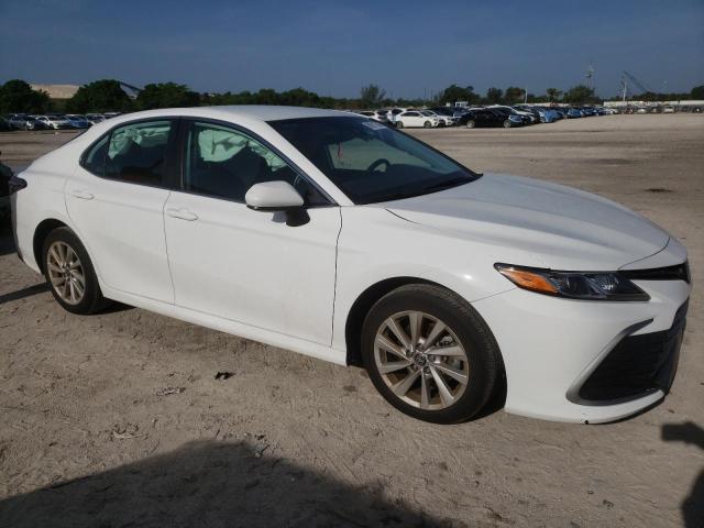 4T1C11AKXRU896731 - 2024 TOYOTA CAMRY LE WHITE photo 4