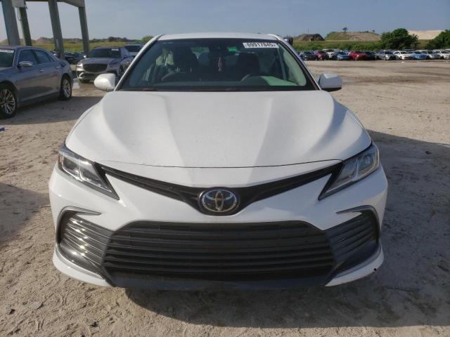 4T1C11AKXRU896731 - 2024 TOYOTA CAMRY LE WHITE photo 5