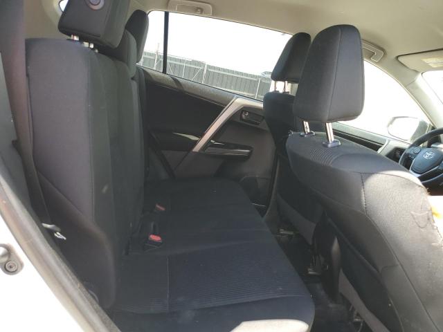 2T3BFREV0JW856508 - 2018 TOYOTA RAV4 LE თეთრი ფოტო 11