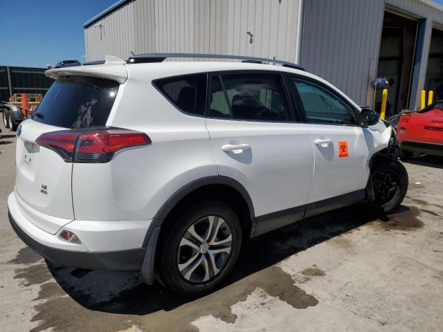 2T3BFREV0JW856508 - 2018 TOYOTA RAV4 LE თეთრი ფოტო 3