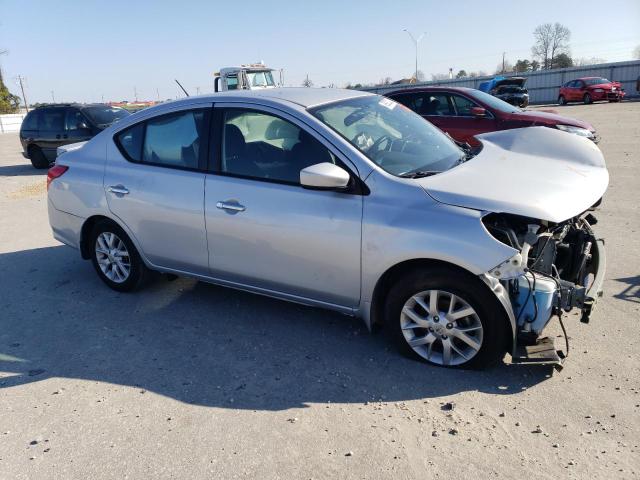 3N1CN7APXHL828464 - 2017 NISSAN VERSA S SILVER photo 4