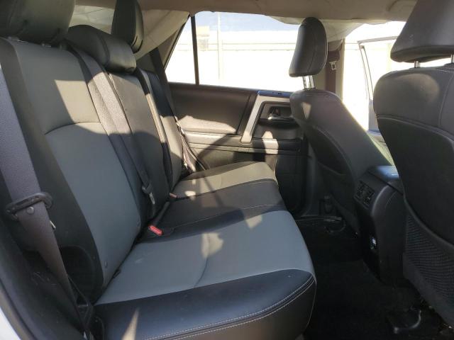 JTEBU5JR9K5715075 - 2019 TOYOTA 4RUNNER SR5/SR5 PREMIUM Biały zdjęcie 11