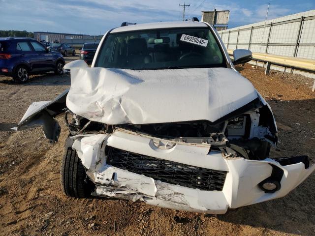 JTEBU5JR9K5715075 - 2019 TOYOTA 4RUNNER SR5/SR5 PREMIUM Biały zdjęcie 5