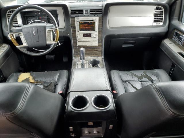 5LMJJ2H50AEJ10914 - 2010 LINCOLN NAVIGATOR BLACK photo 8