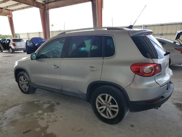 WVGAV7AX9AW524333 - 2010 VOLKSWAGEN TIGUAN S SILVER photo 2