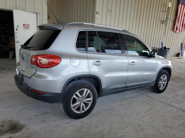 WVGAV7AX9AW524333 - 2010 VOLKSWAGEN TIGUAN S SILVER photo 3