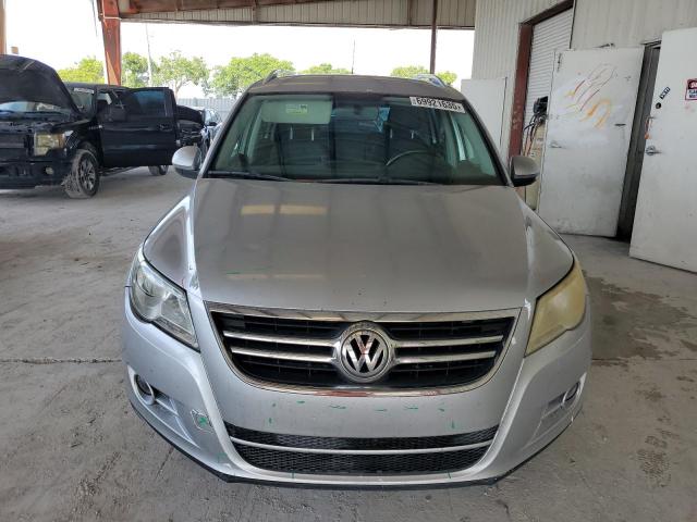 WVGAV7AX9AW524333 - 2010 VOLKSWAGEN TIGUAN S SILVER photo 5