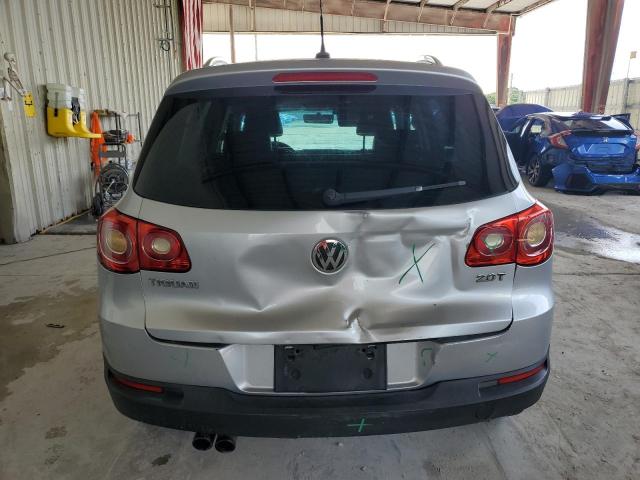 WVGAV7AX9AW524333 - 2010 VOLKSWAGEN TIGUAN S SILVER photo 6