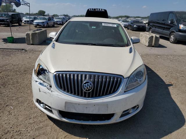 1G4PS5SK6D4234318 - 2013 BUICK VERANO WHITE photo 5